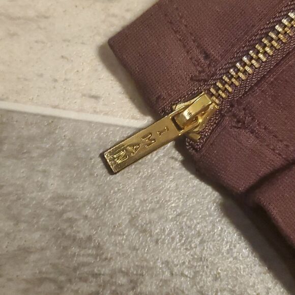 GUC Iman Chocolate Pointe Leggings W/Zipper Detail - Picture 5 of 7